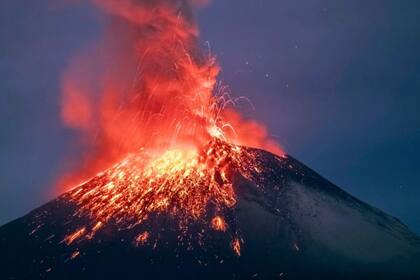 La erupción del volcán provocó la suspensión de vuelos desde el sábado en el aeropuerto internacional de Ciudad de México.