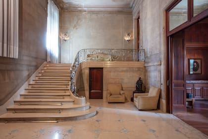 La escalera de mármol de la mansión Oneto Gaona