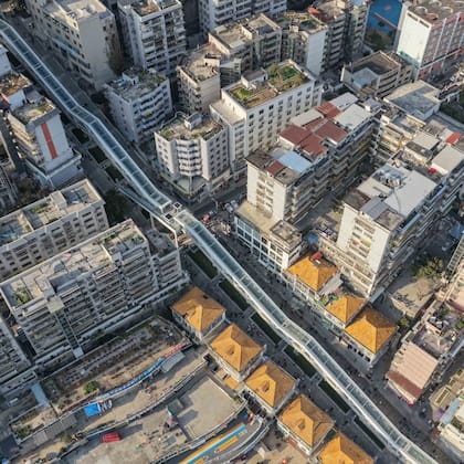 La escalera está situada en la ciudad montañosa de Chongqing, y se llama Escalera de la Diosa Wushan