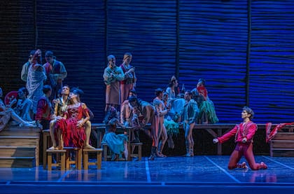 La escena de la taberna, como otros cuadros de conjunto, dan posibilidad de lucimiento a toda la compañía