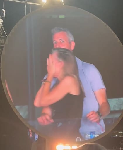 La escena revivió el debate sobre la privacidad en eventos públicos y el uso de las redes sociales