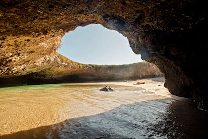 La Escondida, en islas Marietas, una de las playas más aclamadas