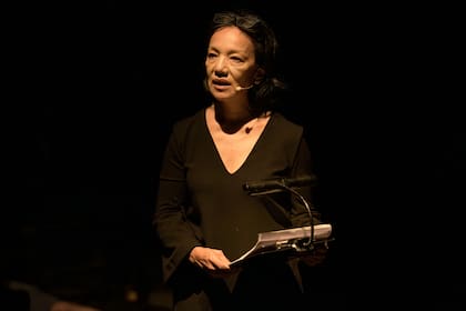 La escritora Alejandra Kamiya durante la presentación de Kenta en el CETC (foto de Lucía Rivero)