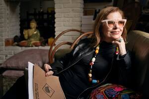 La escritora Alina Diaconú.