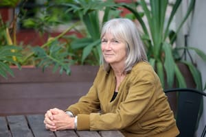 La escritora británica Nell Leyshon