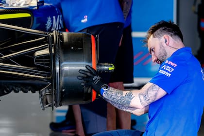 La escudería explicó que se trabaja igual en los dos monoplazas del equipo. (Photo by Marcel van Dorst/EYE4IMAGES/NurPhoto via Getty Images)