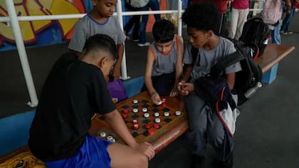 La escuela ha ampliado su currículo de manera extensa