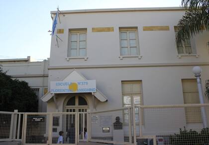 La Escuela N° 379 Florentino Ameghino es la institución educativa más antigua de Sunchales, y es considerada Patrimonio Histórico de la ciudad.