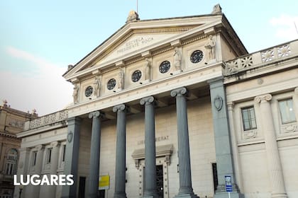 La escuela Presidente Roca y su característico estilo neogriego.