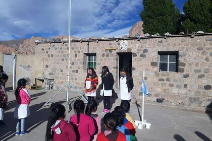 La escuela queda en medio de la nada