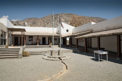 La escuela secundaria albergue de montaña de Alfarcito N 8214 tiene hoy una matrícula de 118 alumnos y capacidad para 150 albergados.