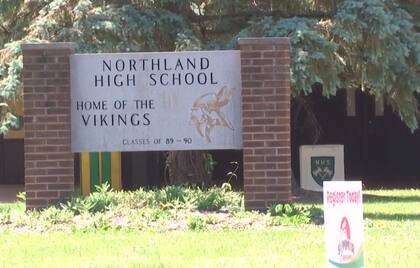 La escuela secundaria en la que la joven estudiaba