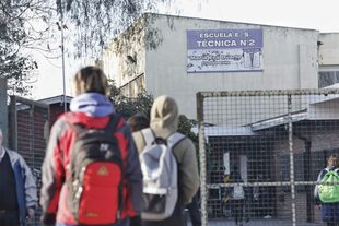 La Escuela Técnica N° 2 de Ciudad Evita, donde fue filmada la docente  Laura Radetich
