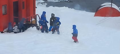 La escuela tiene este año 9 alumnos: cinco en el nivel primario y cuatro en el secundario