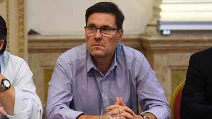 "La escuela tiene una sola manera de consagrar derechos: enseñando", advierte José Goity