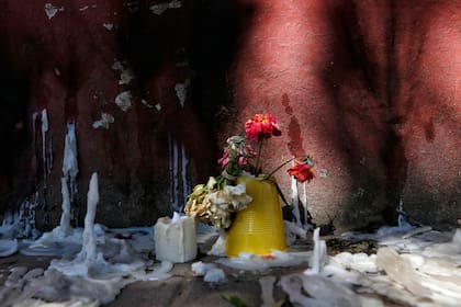 La escuela volvió a abrir hoy sus puertas para recibir a los padres y docentes de la comunidad.