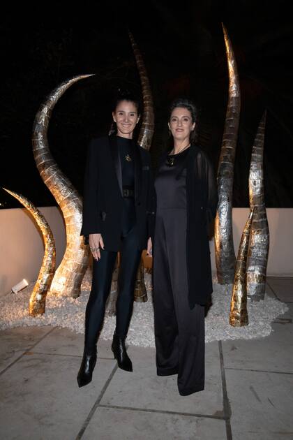 La escultora, Celina Saubidet, y la diseñadora industrial, Marina Molinelli Wells, en la inauguración de su muestra Memorias del Futuro