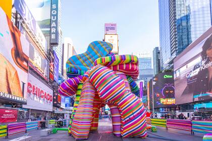 La Escultura de los sueños, de Marta Minujín, en Times Square