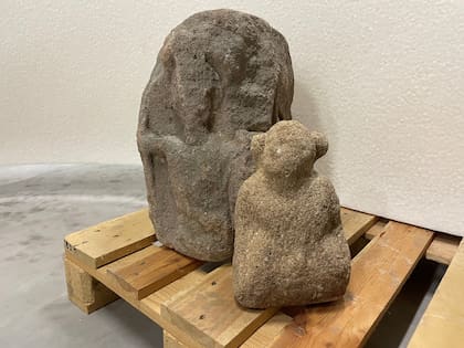 La escultura del gigante recién encontrado combinada con la Piedra de los Cuatro Dioses, que fue descubierta en 1908