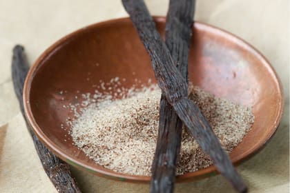 La esencia de vainilla, el extracto de vainilla y la chaucha de vainilla son tres opciones para saborizar postres