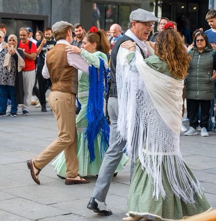 La española admitió que su reflexión llegó después de ver videos de la Feria de Sevilla, en España