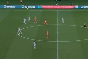 La fiesta de España en el Mundial femenino incluyó un golazo de media cancha... en contra