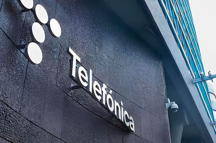 La española Telefónica fue una de las multis que concretó su salida del país en 2025