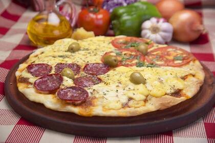 La especialidad italiana de Parecchio abarca grandes versiones de pizza