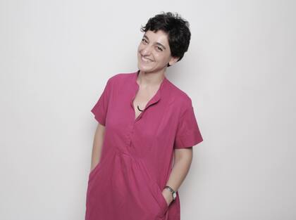 La especialista Itziar Hernández Rodilla es profesora de la Universidad Complutense de Madrid, donde imparte traducción general del alemán; literaria del inglés; y jurídica del italiano; además maneja el francés y el griego moderno