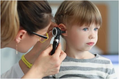 La especialista subrayó la importancia de realizar una consulta médica ante un cuadro de otitis