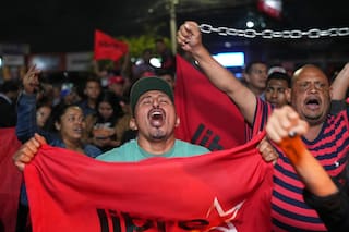 La espectacular derrota del partido gobernante en Honduras genera reflexión y críticas