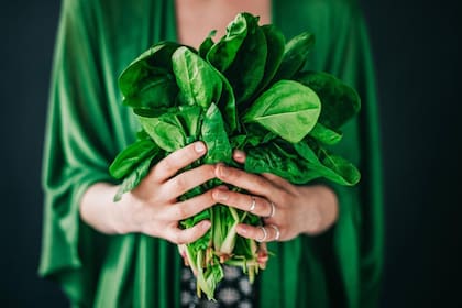 La espinaca es fuente de calcio