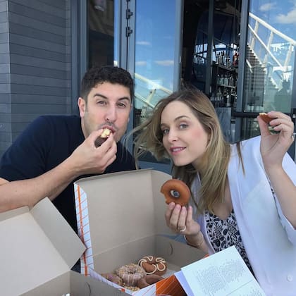La esposa de Jason Biggs fue una gran ayuda para la estrella de Hollywood