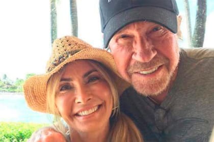 La esposa del actor sufre dolores y problemas renales desde que le realizaron una práctica médica en el año 2013