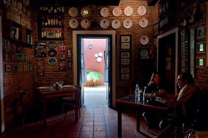 La esquina, Casa Terrén y Compañía, data de 1885 y fue el antiguo almacén de ramos generales del pueblo