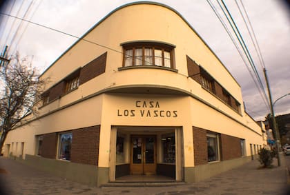 La esquina de 9 de Julio y 25 de Mayo, en pleno centro, un ícono del patrimonio de Esquel.