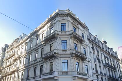 La esquina de Avenida de Mayo e Hipólito Irigoyen