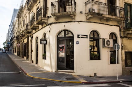 La esquina del restaurant Toledo en la Ciudad Vieja de Montevideo.