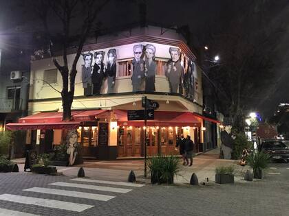 La esquina histórica de Novecento es un gran lugar para una cita.