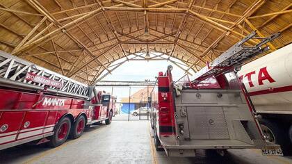 La estación de bomberos de Manabí fue una de las muchas estructuras de bambú que sobrevivieron al terremoto de 2016.