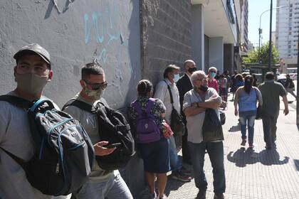 La estación de trenes de Once sin movimiento: los pasajeros debieron llegar a destino en micros particulares