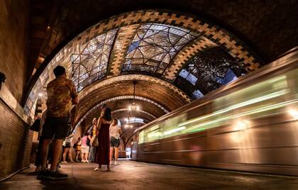 La estación Old City Hall se inauguró en 1904 y fue una de las originales del metro de Nueva York (nytransitmuseum.org)
