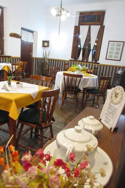 La estación Perito Moreno, hoy convertida en la casa de té Aires de Campo