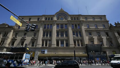 La estación ya no tiene manteros en la vereda