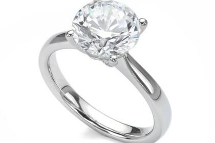 La estadounidense Jenna Evans se tragó su anillo de compromiso mientras dormía