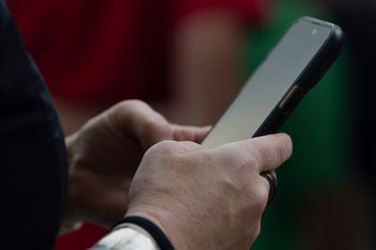 La estafaron por teléfono y le vaciaron su cuenta desde un número oficial de un banco.