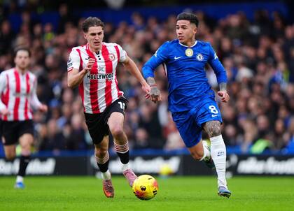 La estampa de Enzo Fernández, que cumplió 25 años en un gran momento, mientras es pretendido por Paris Saint-Germain.