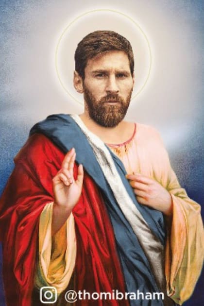 La estampita de San Messi diseñada por Tomas Braham y su esposa Juliana Yantorno