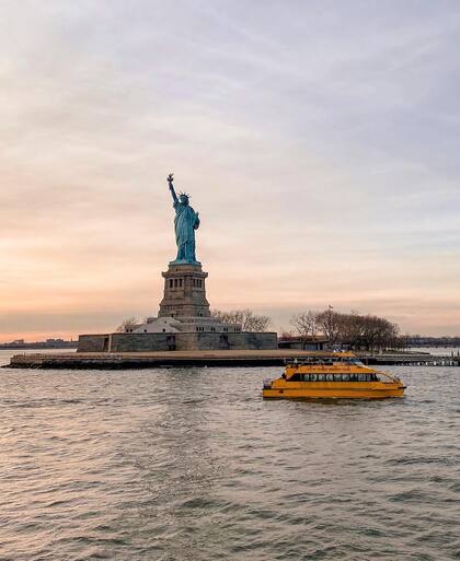 La Estatua de la Libertad se puede observar desde al tomar el ferry de Staten Island (Instagram/@jessicaanicolle)