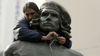 La estatua del Che en Rosario